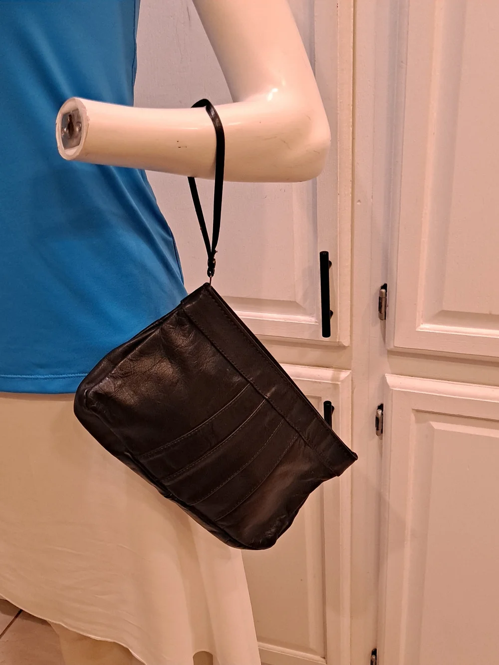 Excel Vintage Mid-century Modern 70s Black Leather Pleated Wristlet Clutch